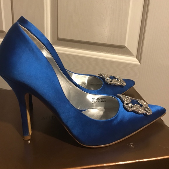 Audrey Brooke blue satin high heels - Picture 3 of 8
